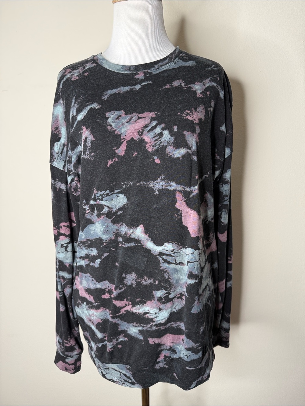 Athleta Black and Pink Camouflage Balance Crewneck Sweatshirt - Picture 2 of 7